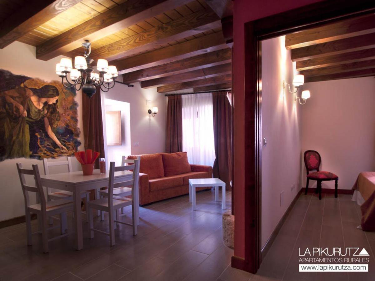 Apartamentos Rurales La Pikurutza Bernedo ภายนอก รูปภาพ